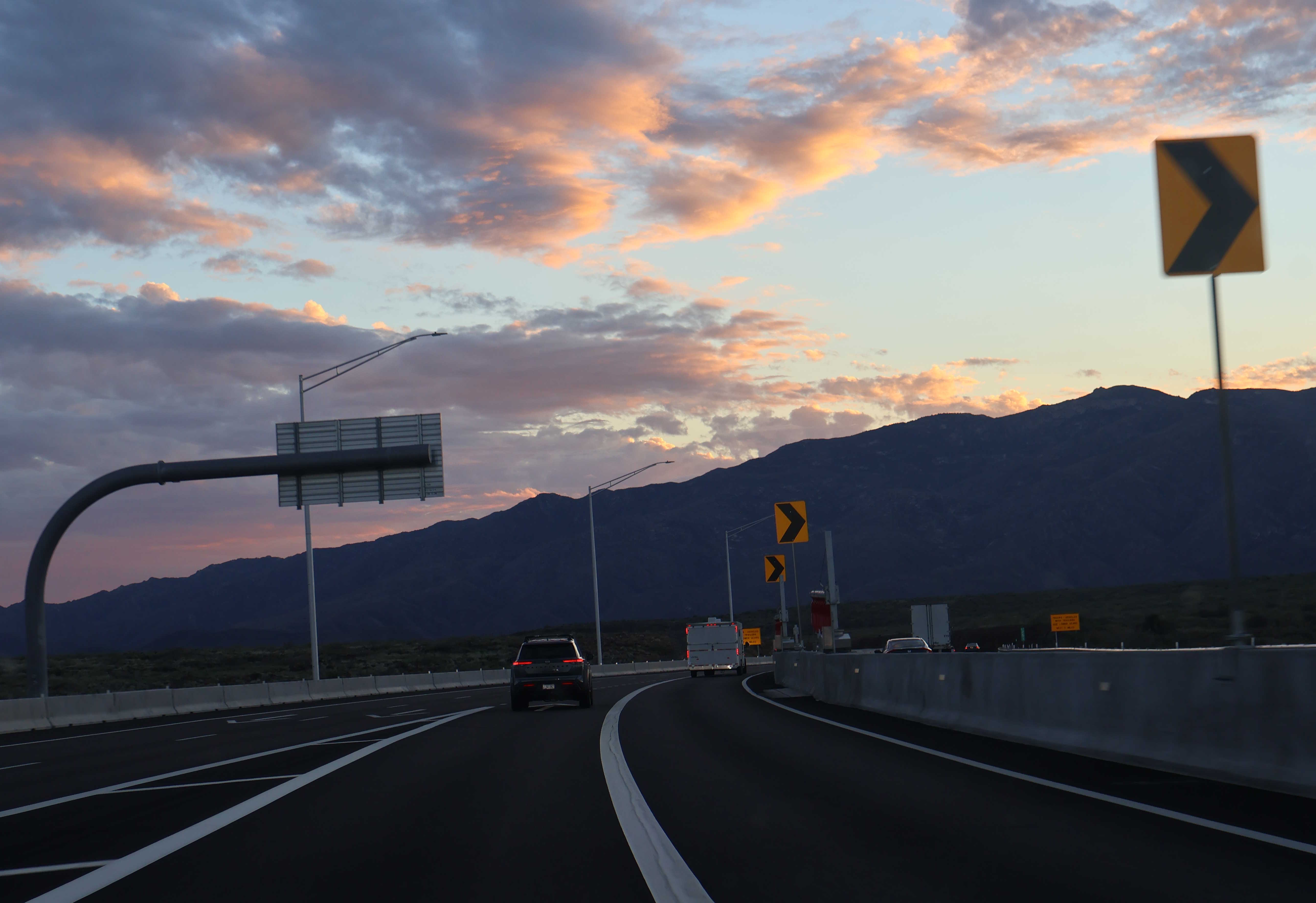 Beginning of I-17 South flex lanes